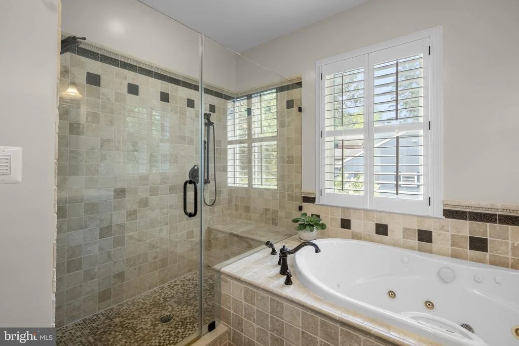 Photo of 710 WOODSIDE PARKWAY