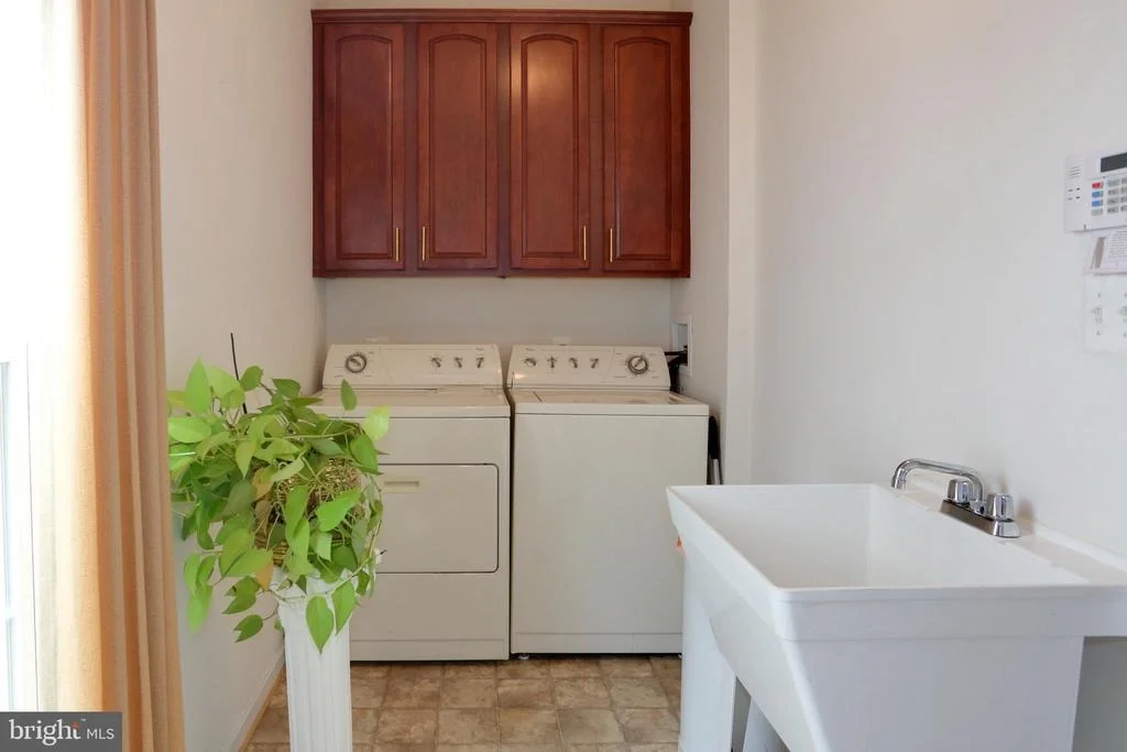 Photo of 2420 NICOL CIRCLE