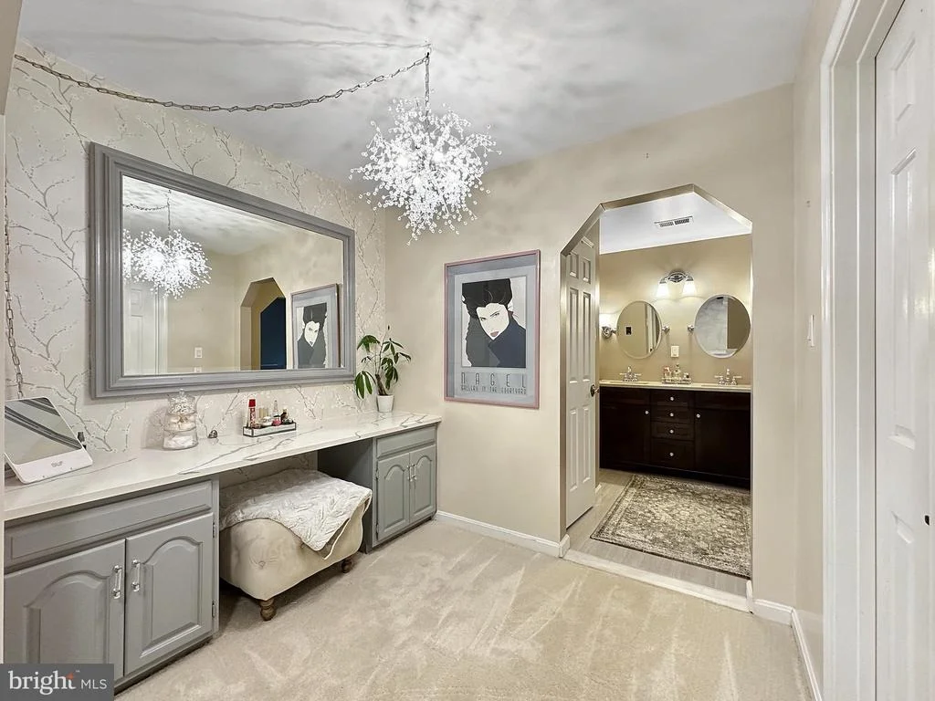 Photo of 325 SOAPSTONE LANE