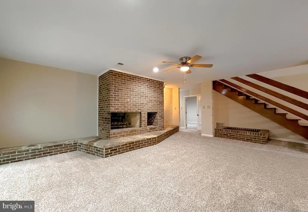 Photo of 8425 MAUSEN LANE