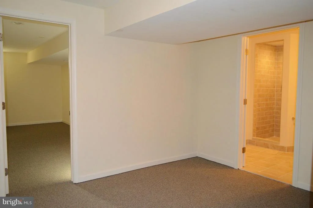 Photo of 6404 STREAM VALLEY WAY