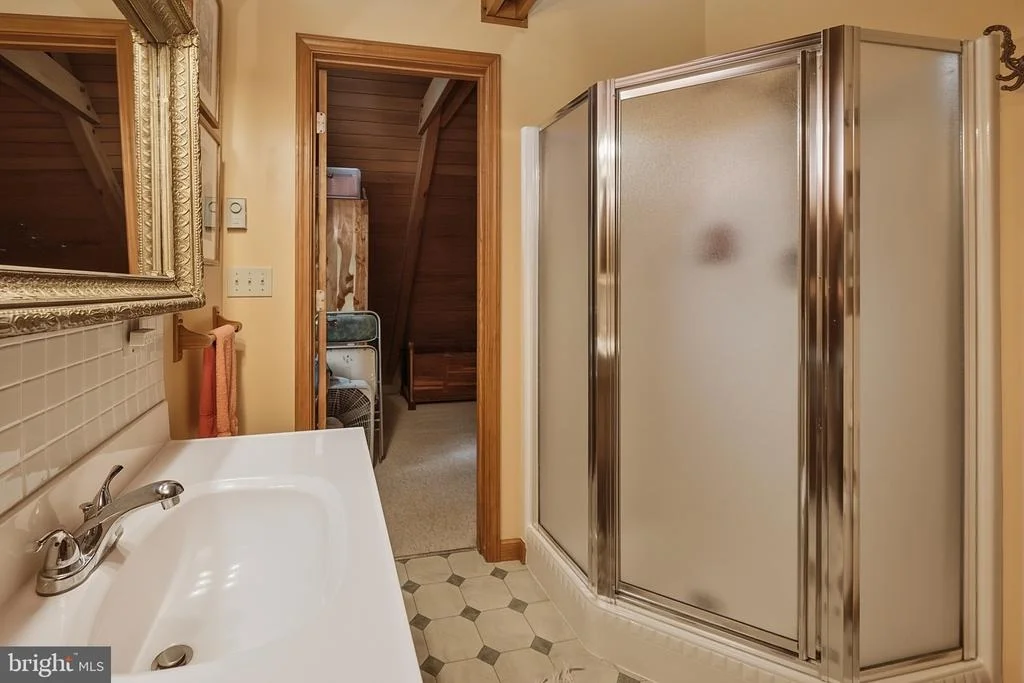 Photo of 674 HAZELHURST ROAD