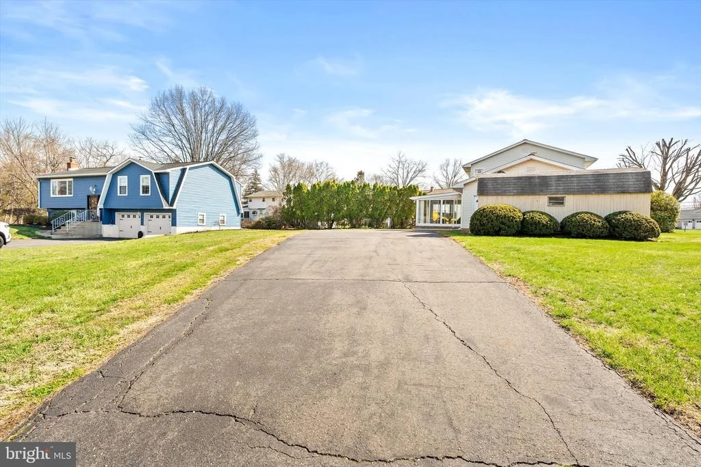 Photo of 2 ROCKLEIGH DRIVE