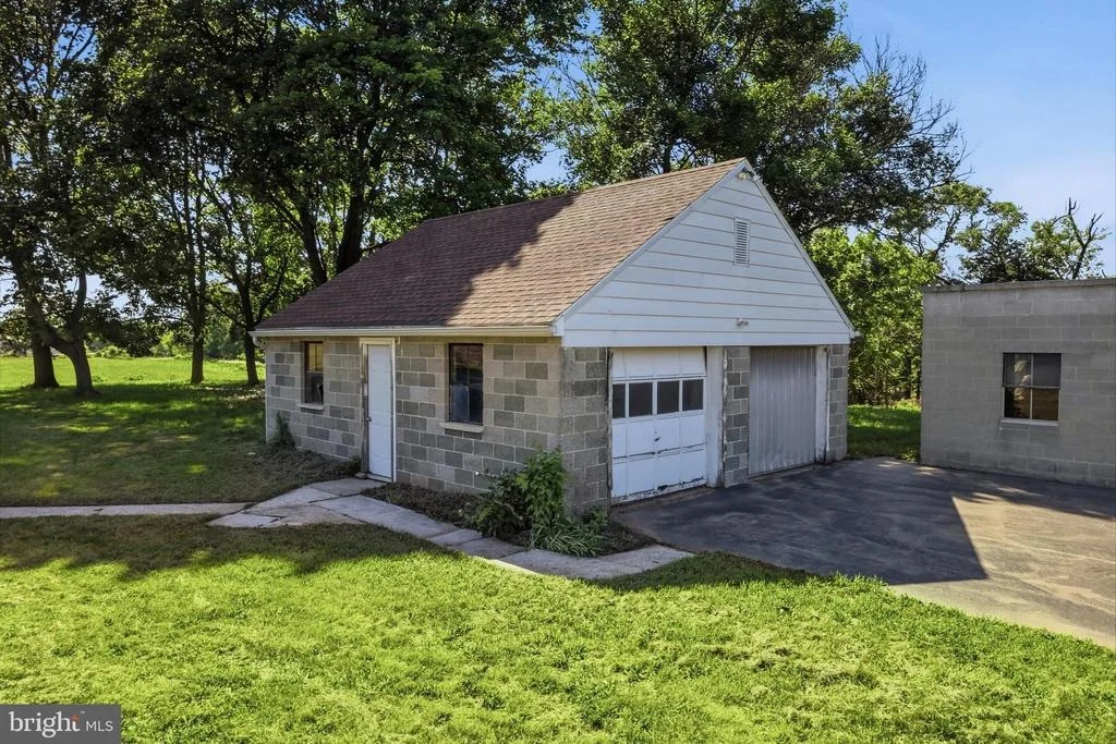 Photo of 3560 RAINTREE ROAD