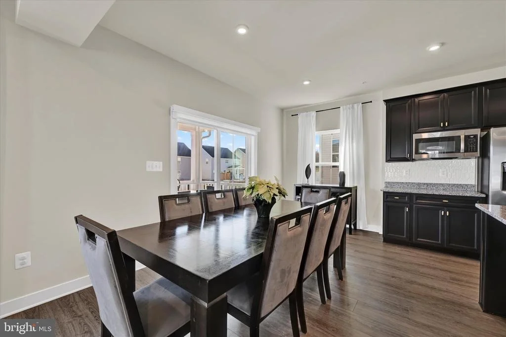 Photo of 839 LENI WAY
