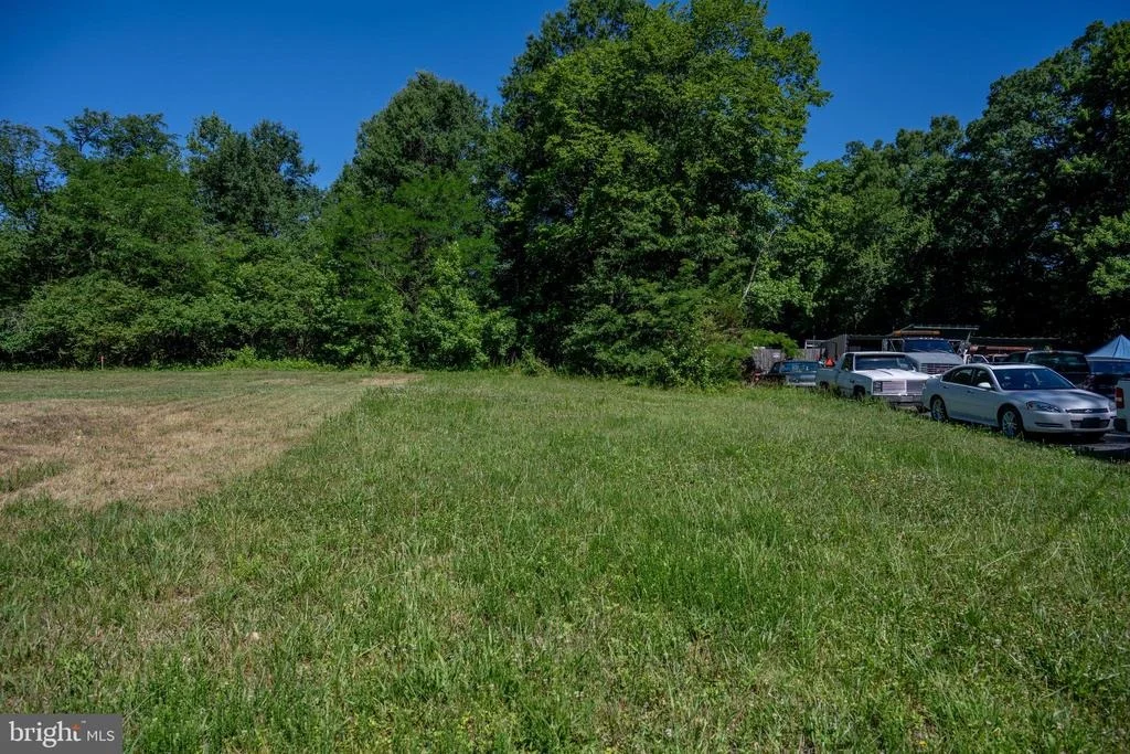 Photo of 8302 DYSON ROAD