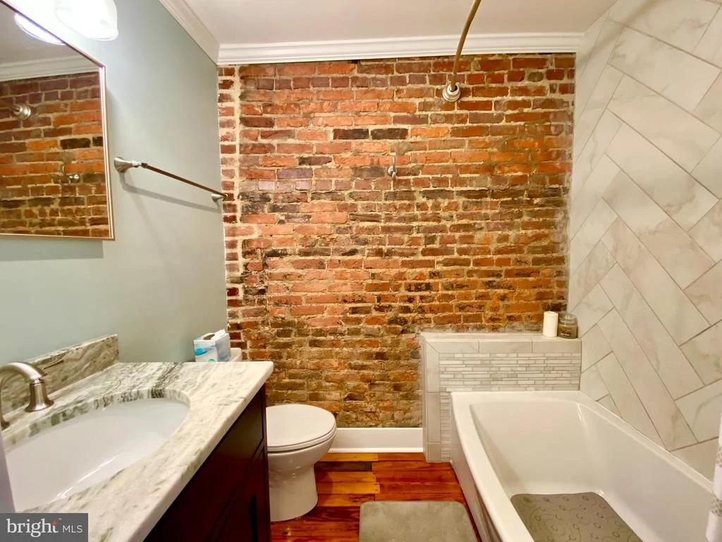 Photo of 37 E 5TH STREET