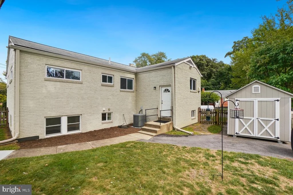 Photo of 401 ROYALTON ROAD