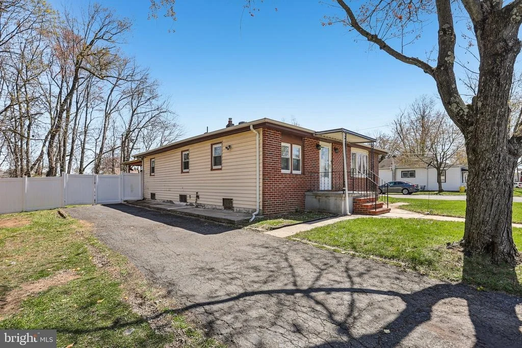 Photo of 36 BROWNING AVENUE