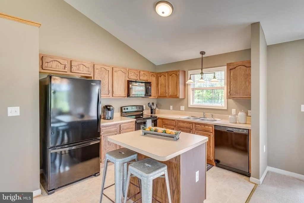 Photo of 476 OAK LEE