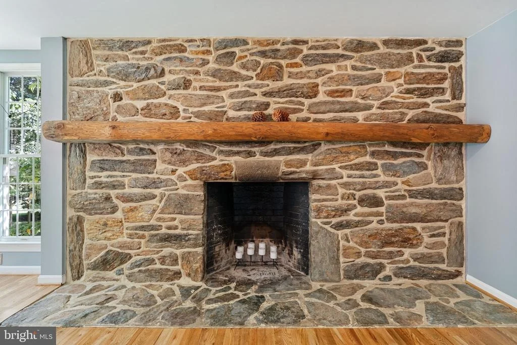 Photo of 1010 OLD BARN ROAD