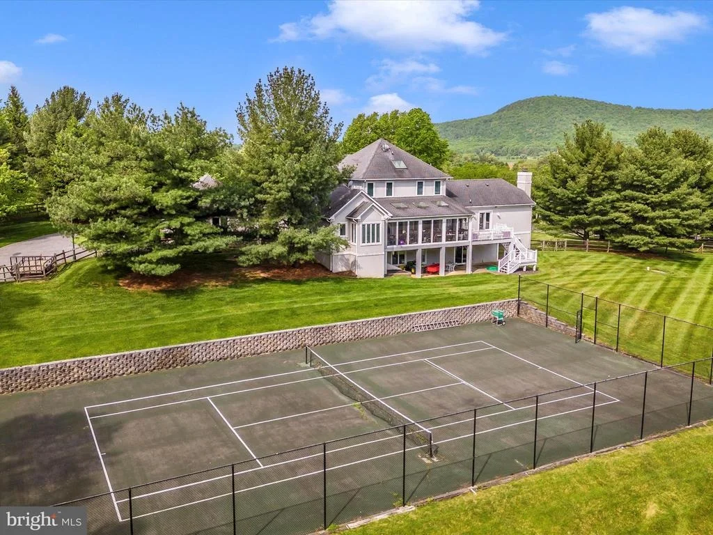 Photo of 17400 RYEFIELD COURT