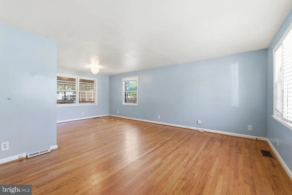 Photo of 9516 PARK AVENUE