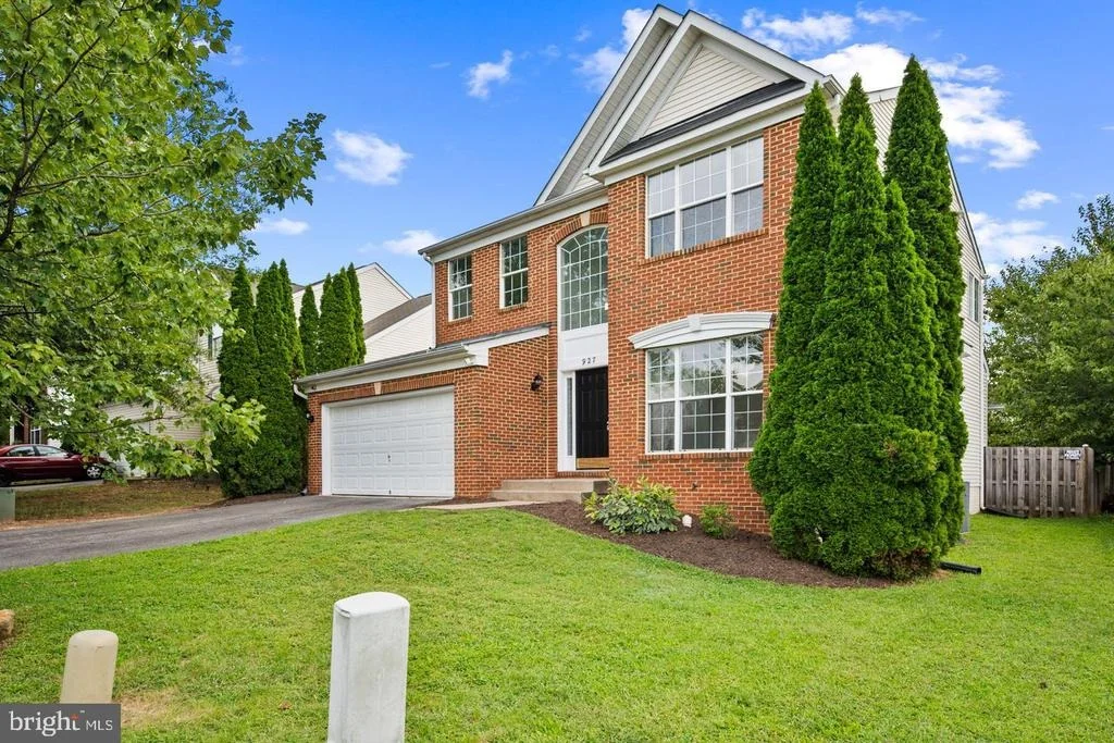 Photo of 927 FAIRWOOD DRIVE