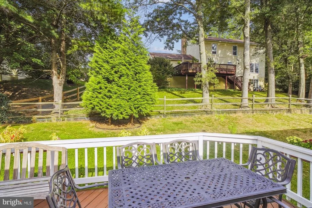 Photo of 2427 HENSLOWE DRIVE