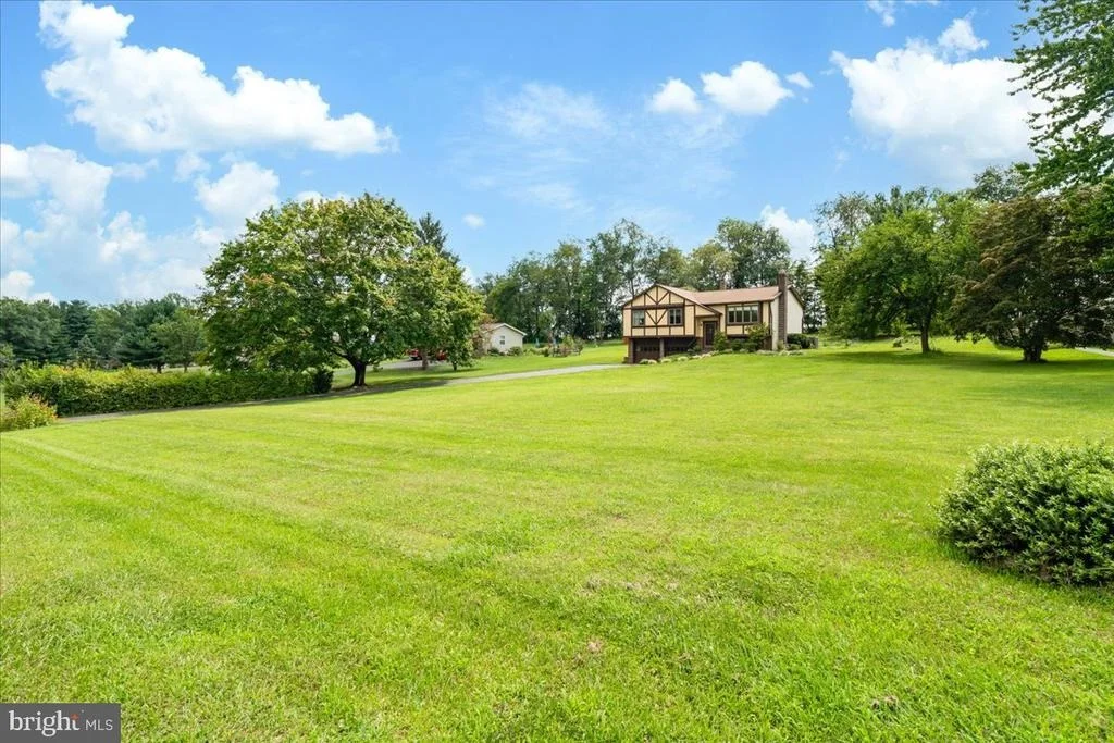 Photo of 10225 ALLVIEW DRIVE