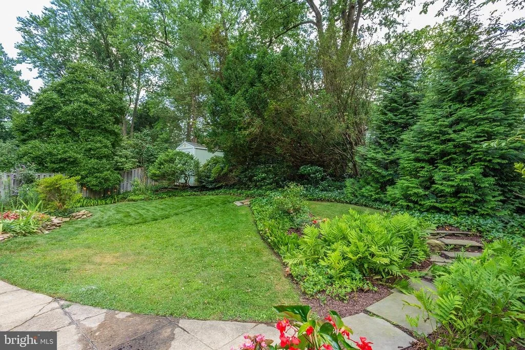Photo of 3910 MONTROSE DRIVEWAY