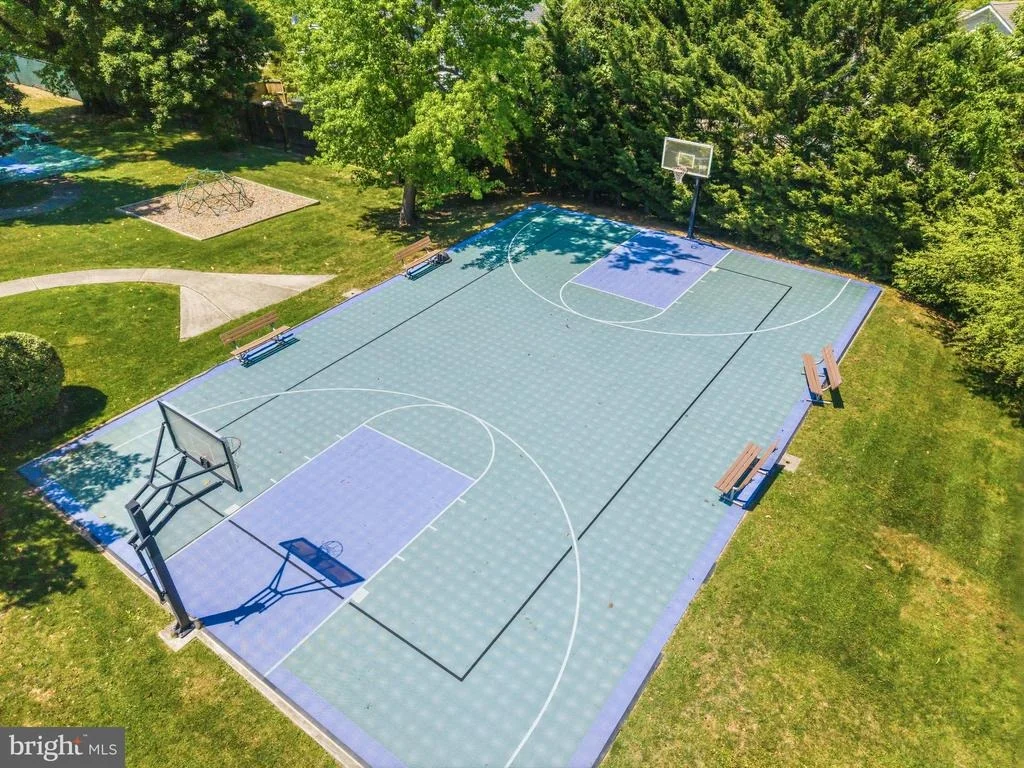 Photo of 4501 APPLE TREE DRIVE