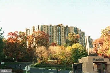 Photo of Unit 504 at 5902 MOUNT EAGLE DRIVE