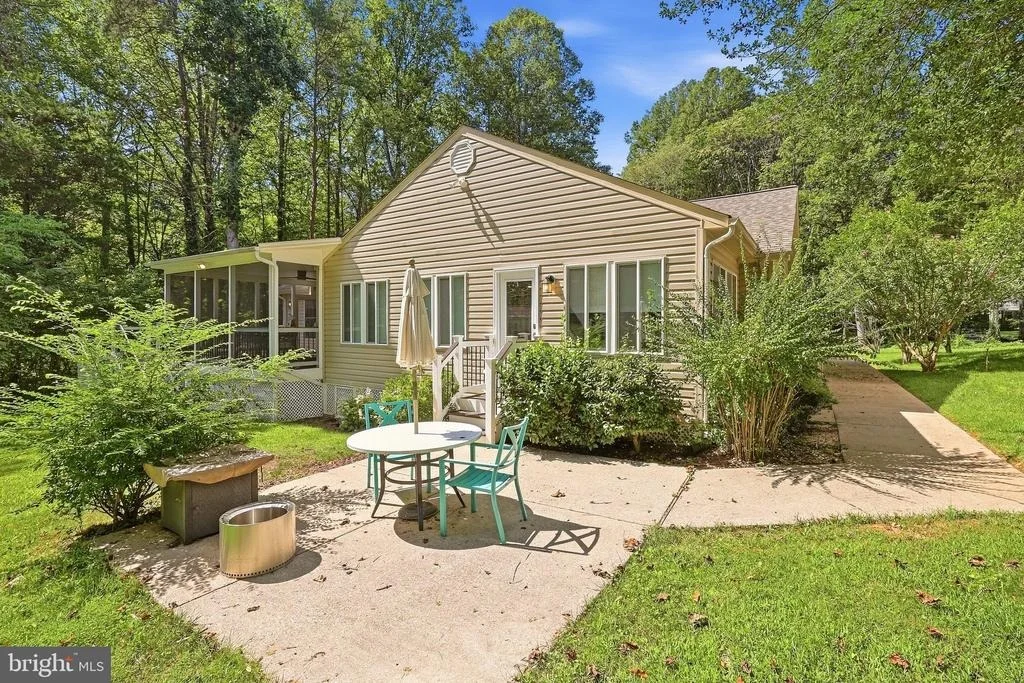 Photo of 323 STRATFORD CIRCLE