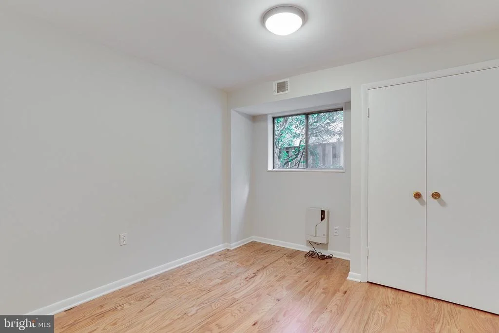 Photo of 3910 MONTROSE DRIVEWAY