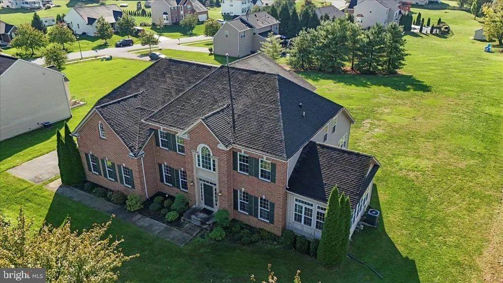 Photo of 10138 ROULETTE DRIVE