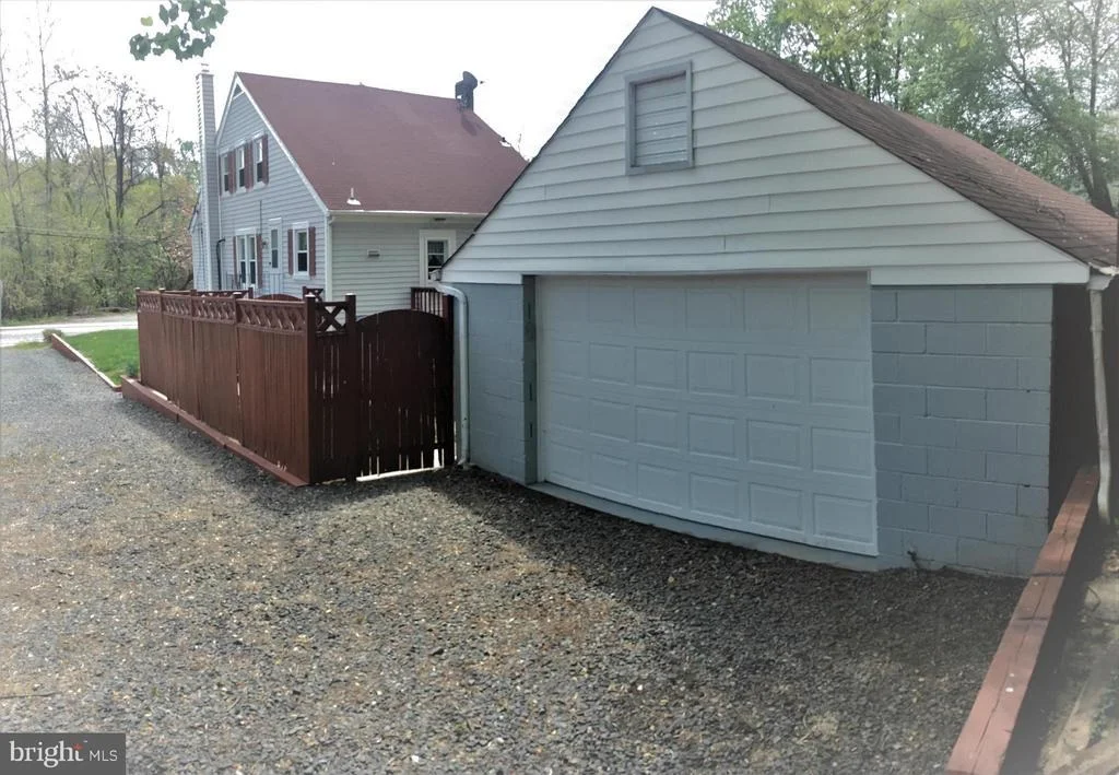 Photo of 4924 LEEDS AVENUE