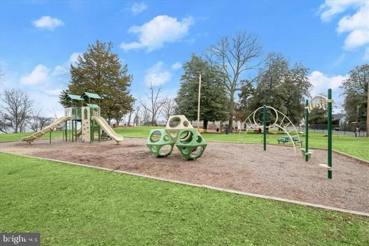 Photo of 1292 SWAN DRIVE