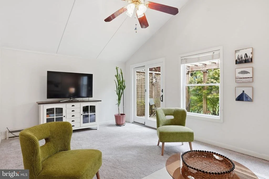 Photo of 289 COLLEGE MANOR DRIVE