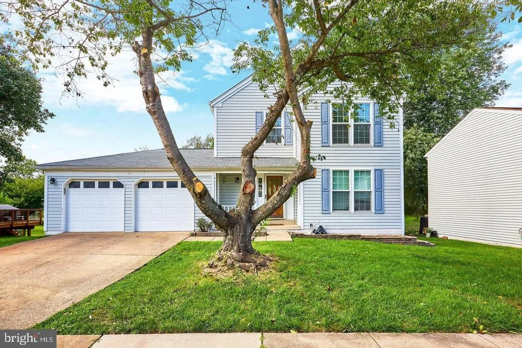Photo of 806 RUST DRIVE NE