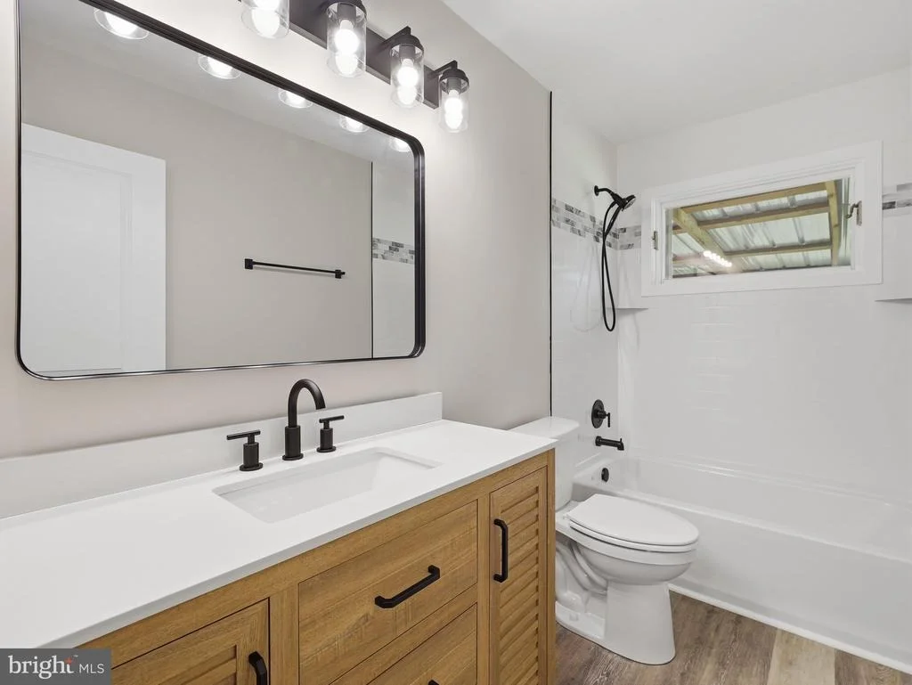 Photo of 17608 FOREST GLEN CIRCLE