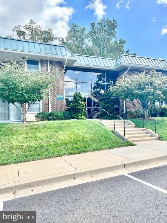 Photo of Unit 101B at 3640 GLENEAGLES DRIVE