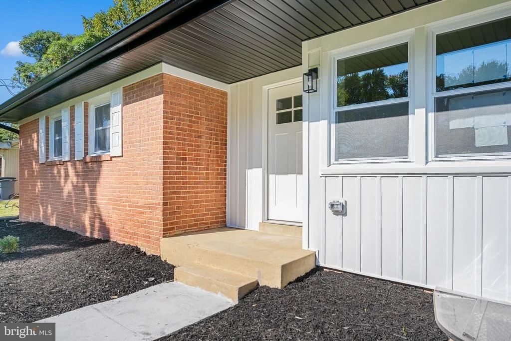 Photo of 305 RIVER BEND ROAD