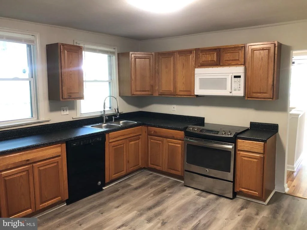 Photo of 516 MENTOR AVENUE