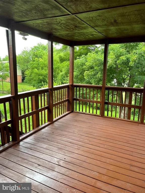 Photo of 610 W NETTLE TREE ROAD