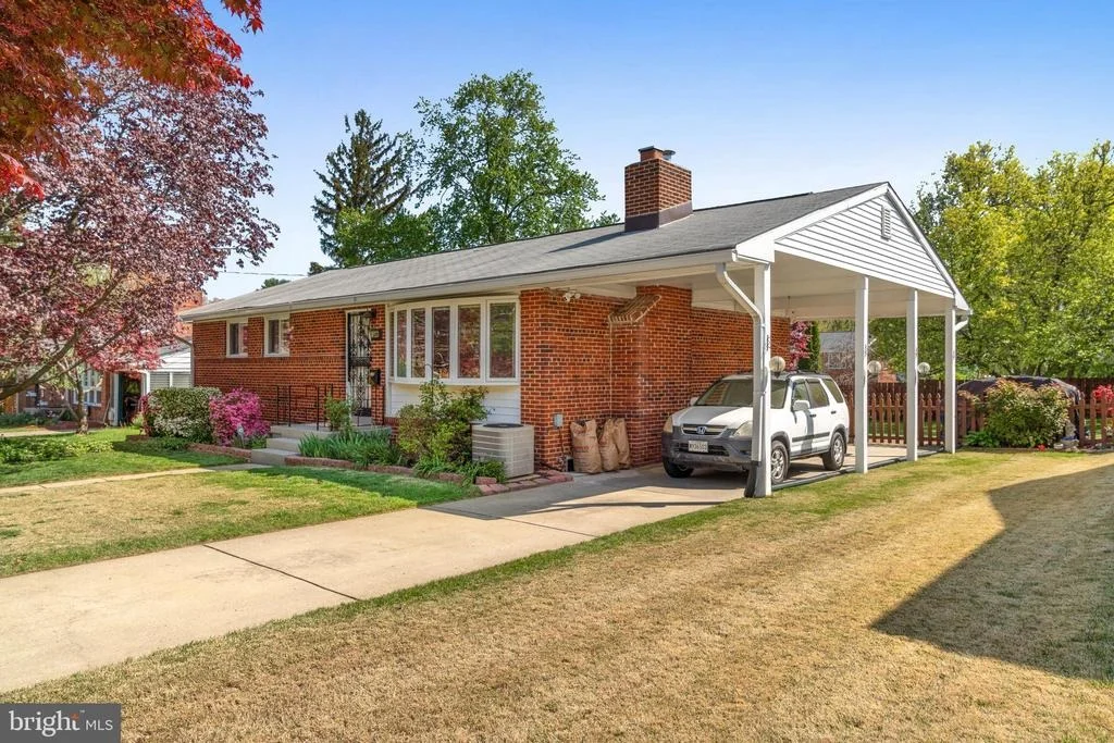 Photo of 1509 VIVIAN PLACE