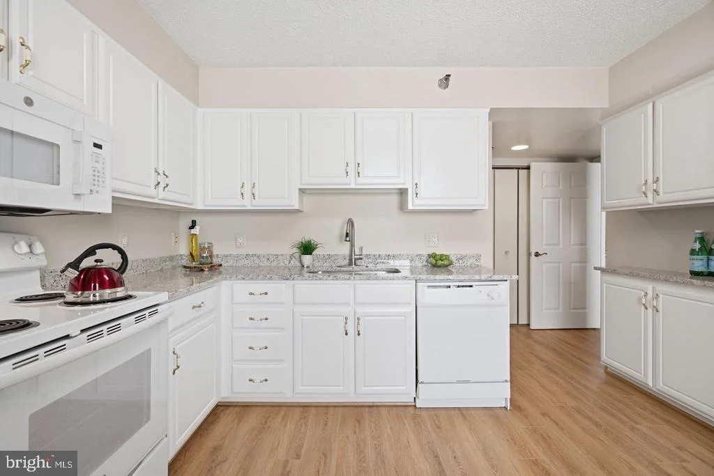Photo of Unit 304 at 14805 PENNFIELD CIRCLE
