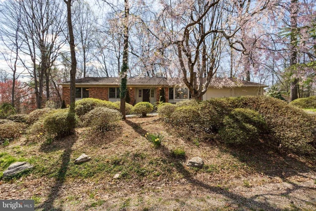 Photo of 10801 MIDSUMMER DRIVE