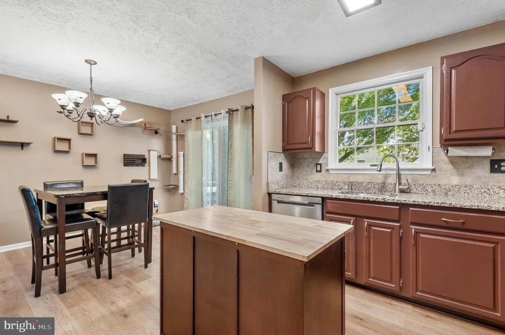 Photo of 1315 SOMERSET ROAD
