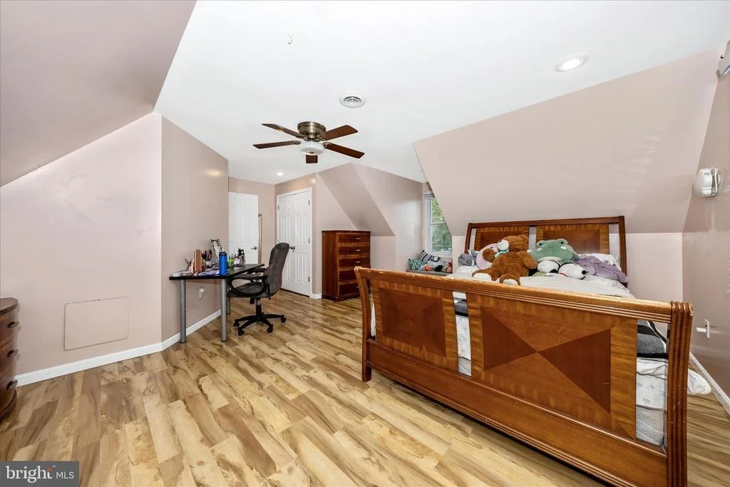 Photo of 6641 JEFFERSON BLVD