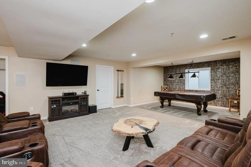 Photo of 744 FALCON LANE