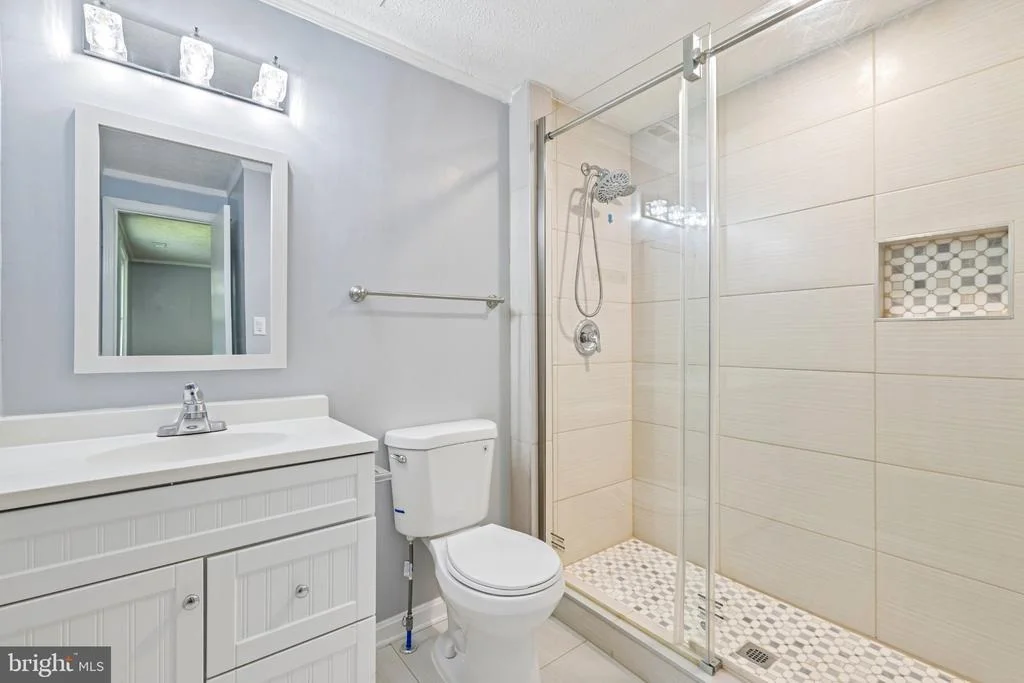 Photo of 1437 CEDARHURST ROAD