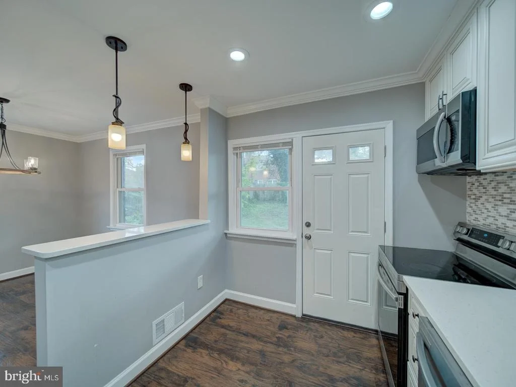 Photo of 2407 SAINT CLAIR DRIVE