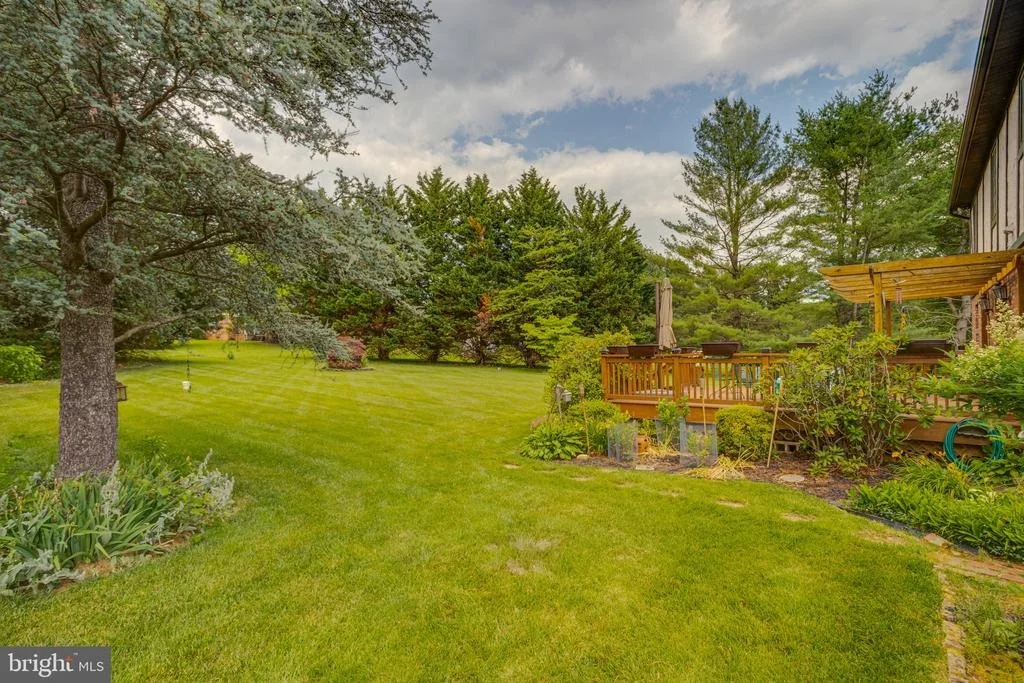 Photo of 2300 KINGS ARMS DRIVE