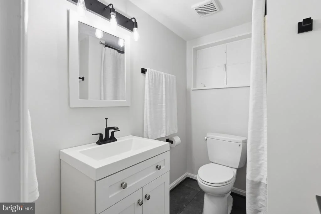 Photo of 6250 DIAMOND DRIVE