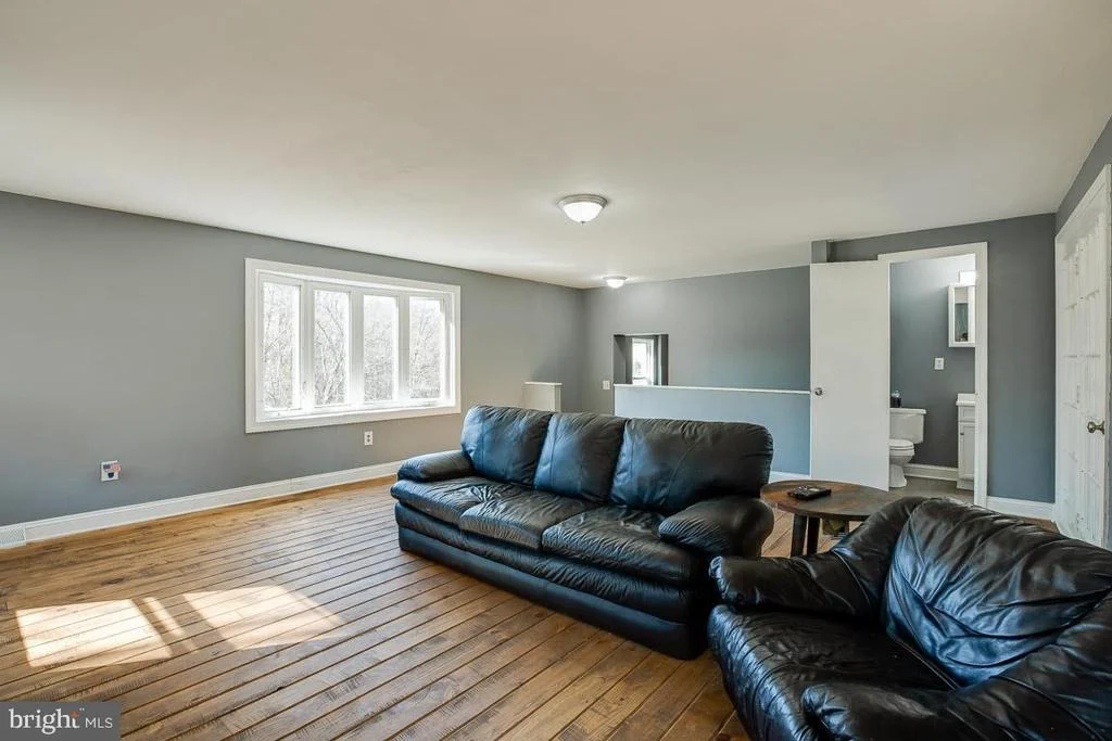 Photo of 5431 HINES ROAD