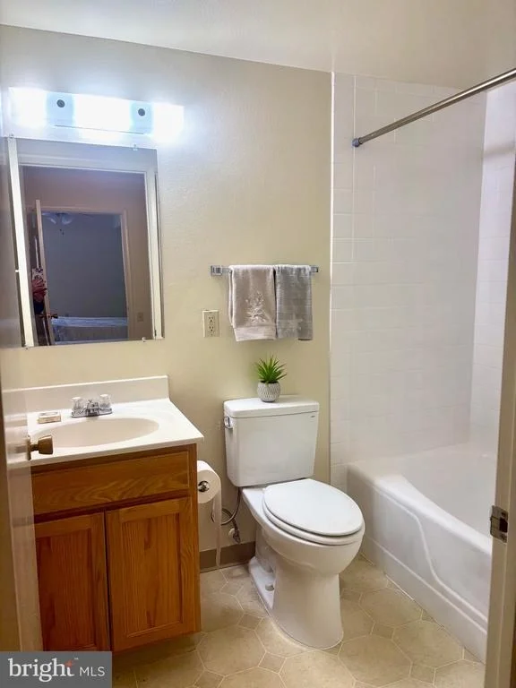 Photo of Unit 81D at 3630 GLENEAGLES DRIVE