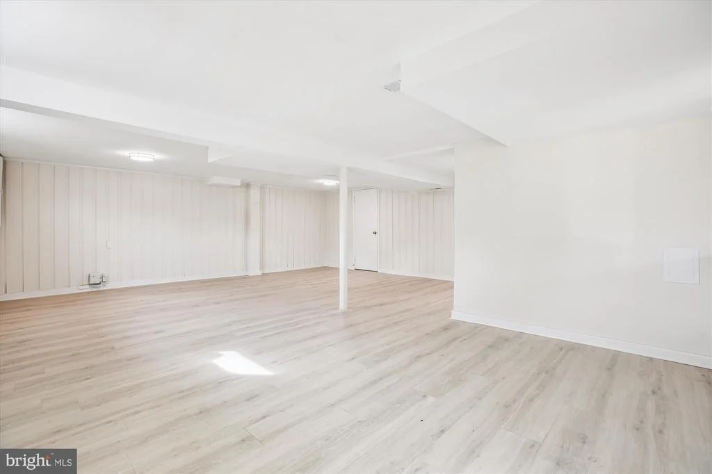 Photo of 11603 VEIRS MILL ROAD