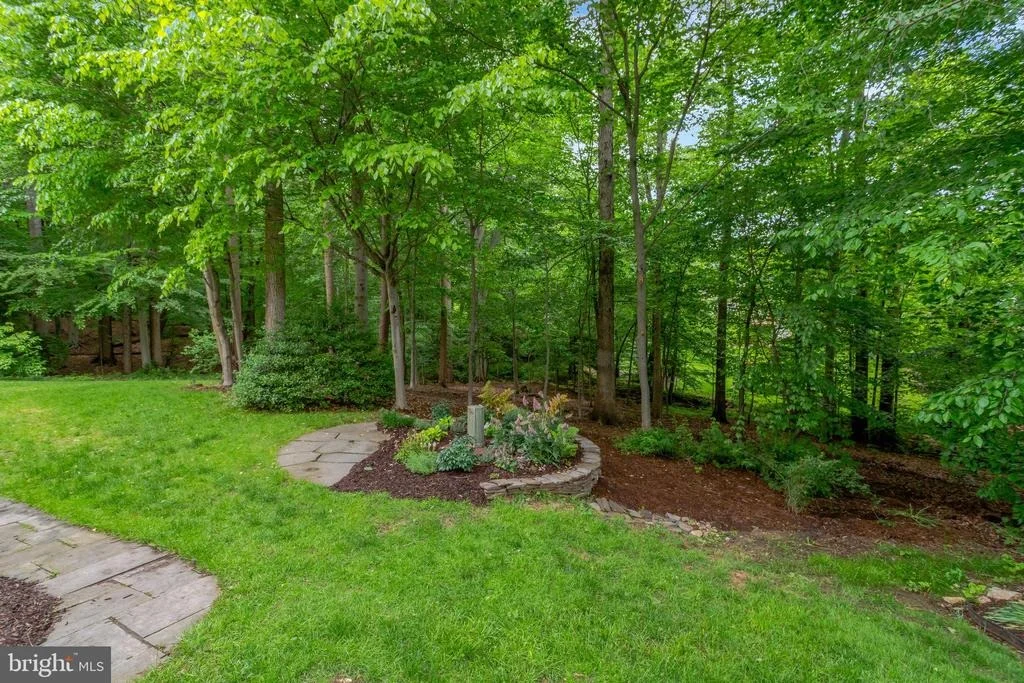 Photo of 9241 NORTHEDGE DRIVE