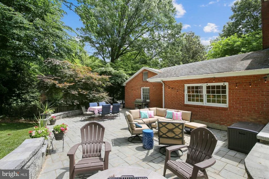 Photo of 1446 WOODACRE DRIVE